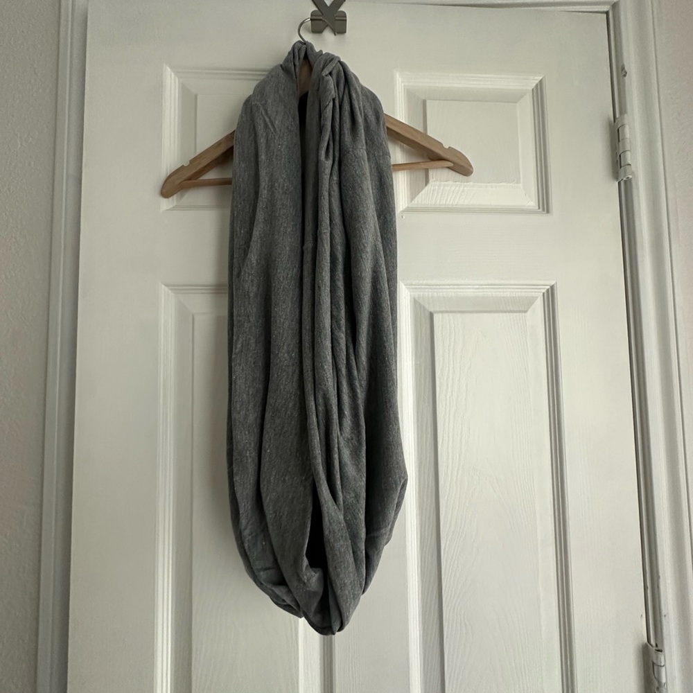American Apparel Gray Scarf